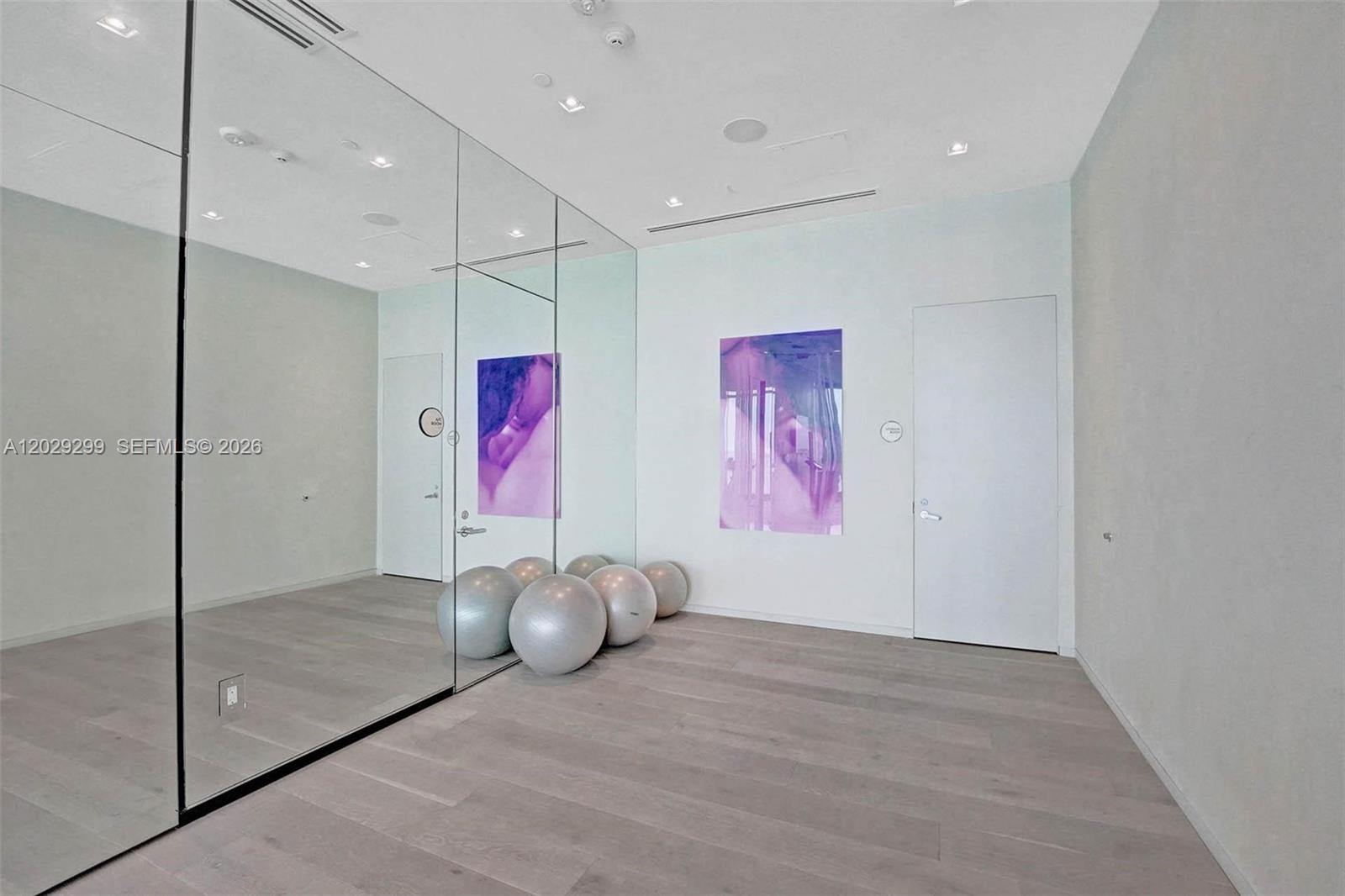 ONE PARAISO CONDO - Residential