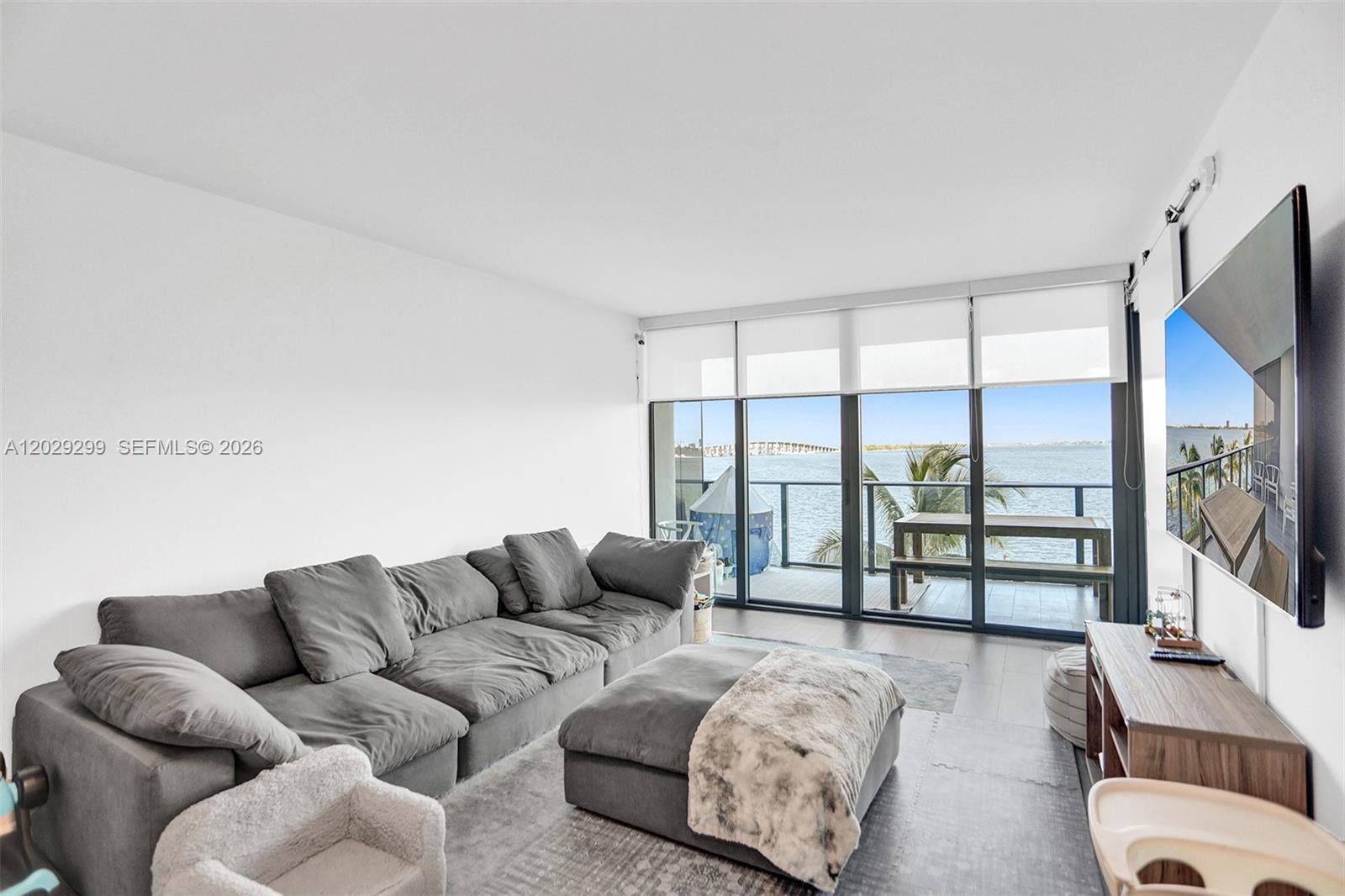 ONE PARAISO CONDO - Residential
