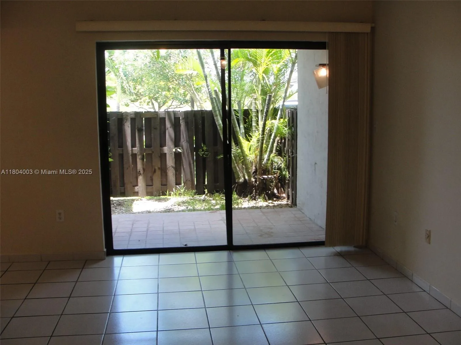 Miami, Florida 33172, United States, 2 Bedrooms Bedrooms, ,2 BathroomsBathrooms,Residential,Active,130642