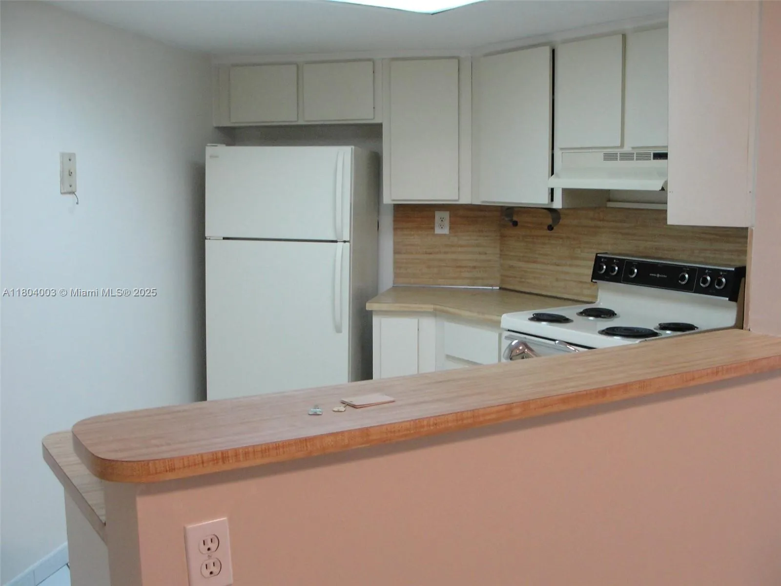 Miami, Florida 33172, United States, 2 Bedrooms Bedrooms, ,2 BathroomsBathrooms,Residential,Active,130642