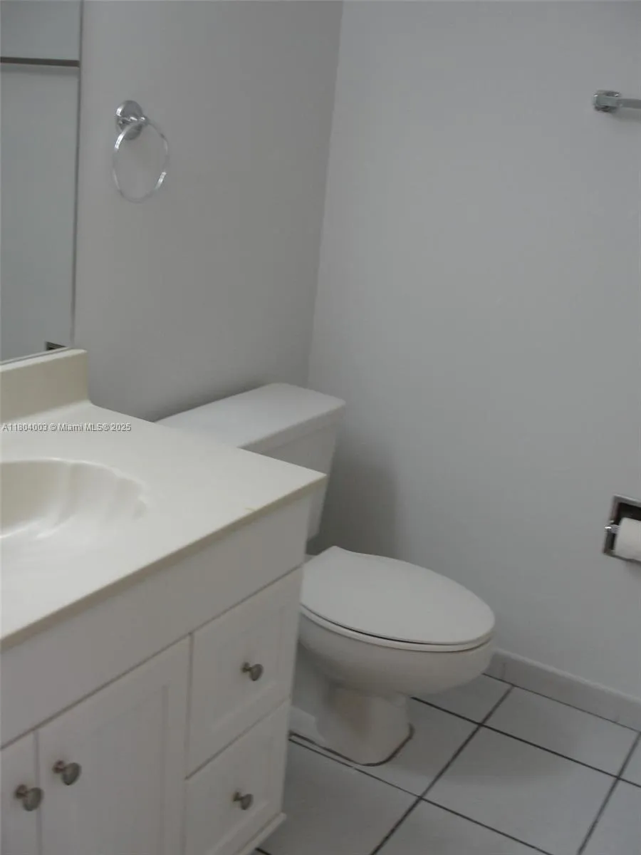 Miami, Florida 33172, United States, 2 Bedrooms Bedrooms, ,2 BathroomsBathrooms,Residential,Active,130642