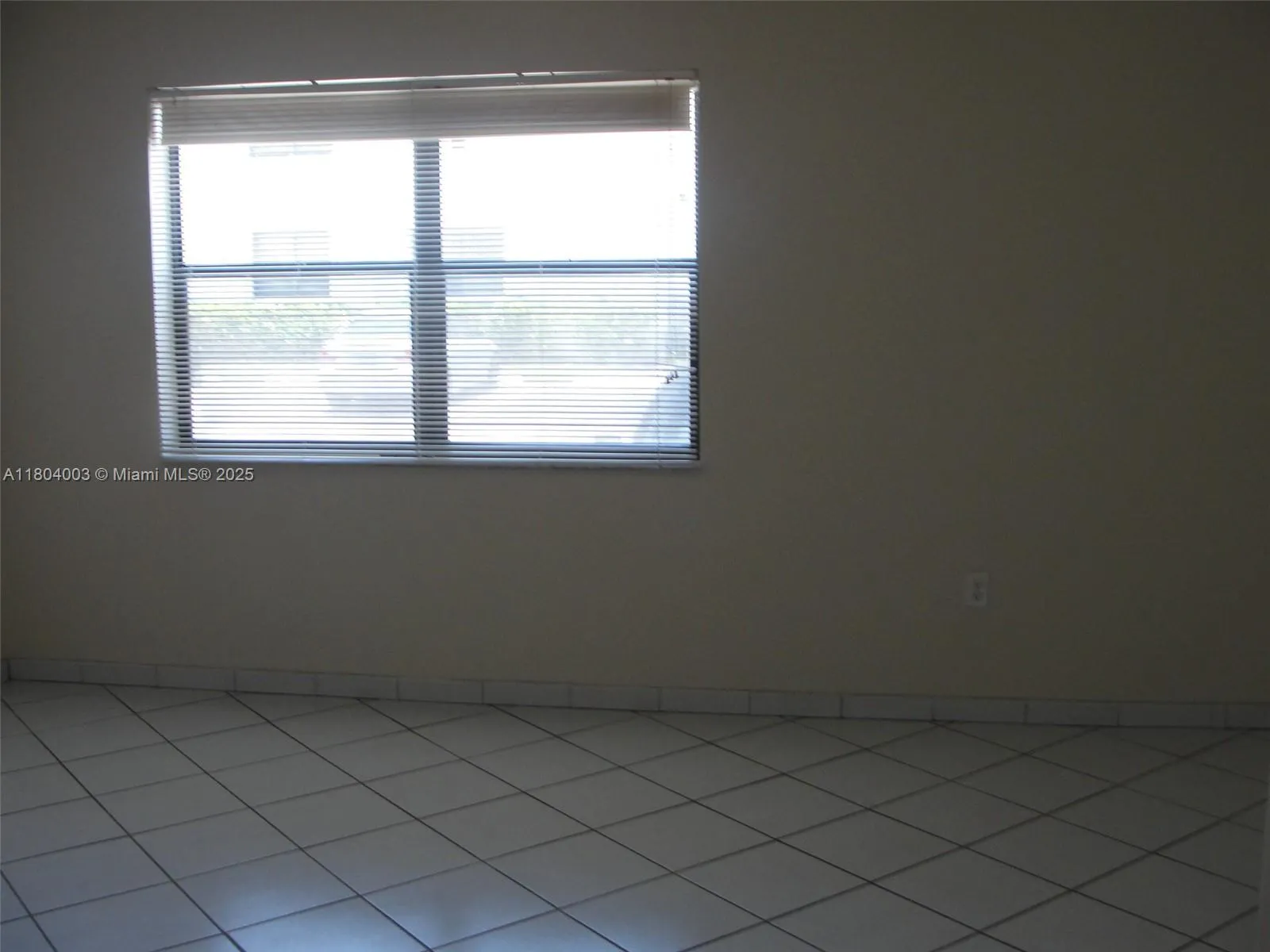 Miami, Florida 33172, United States, 2 Bedrooms Bedrooms, ,2 BathroomsBathrooms,Residential,Active,130642