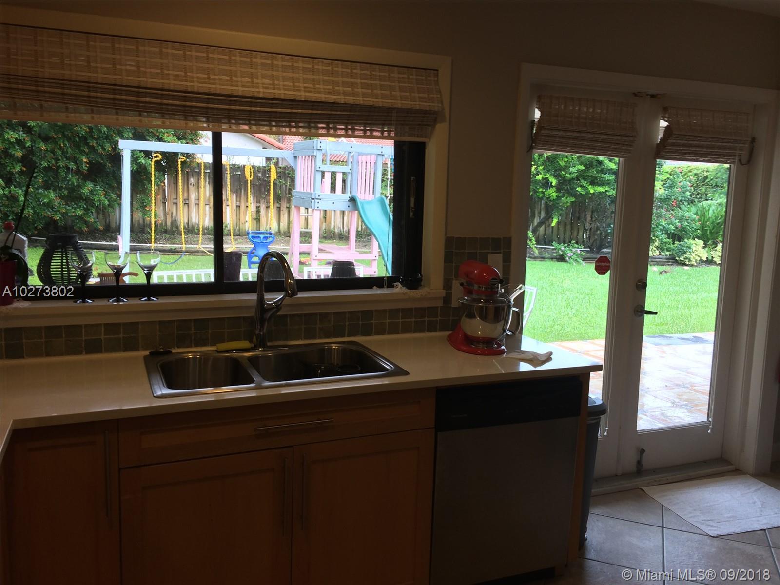 HITCHENS ESTATES PB 113-5 - Residential