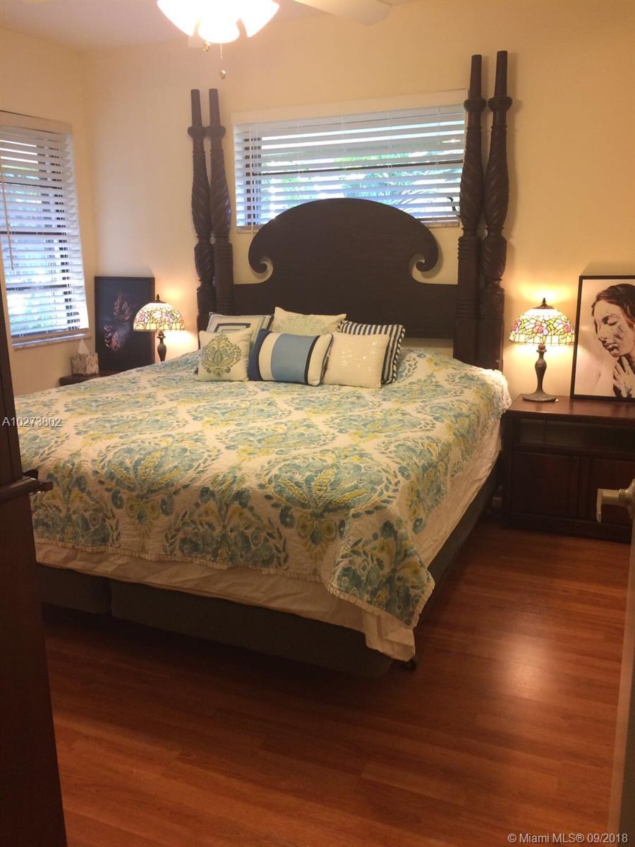 HITCHENS ESTATES PB 113-5 - Residential