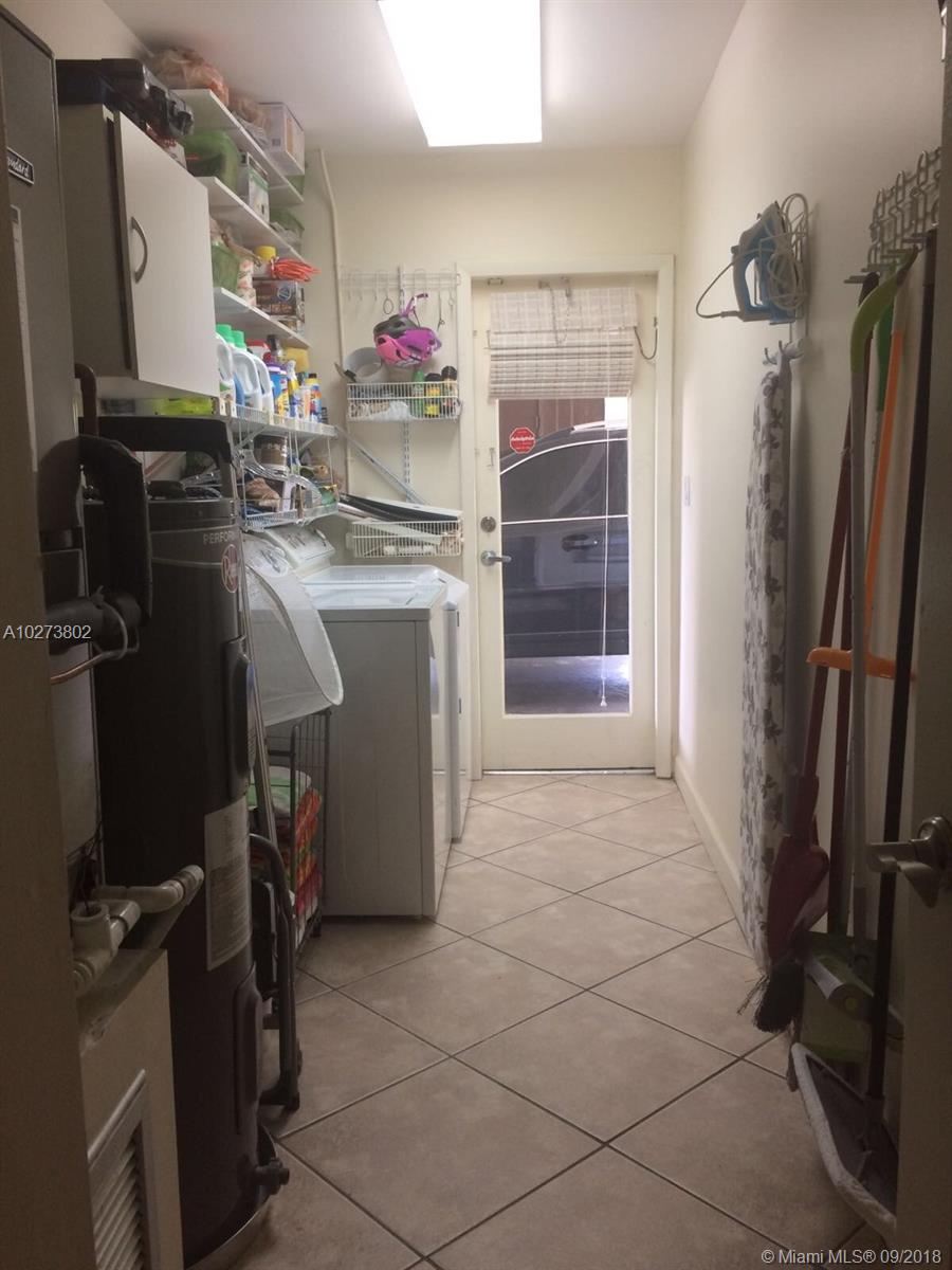 HITCHENS ESTATES PB 113-5 - Residential