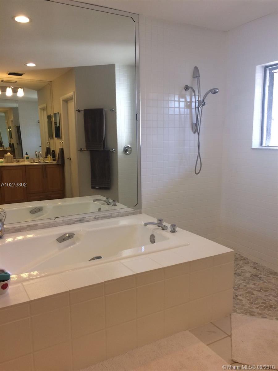 HITCHENS ESTATES PB 113-5 - Residential
