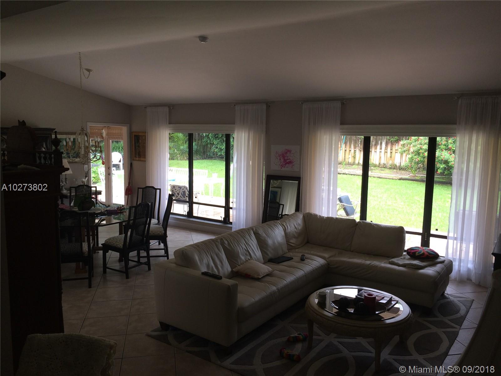 HITCHENS ESTATES PB 113-5 - Residential