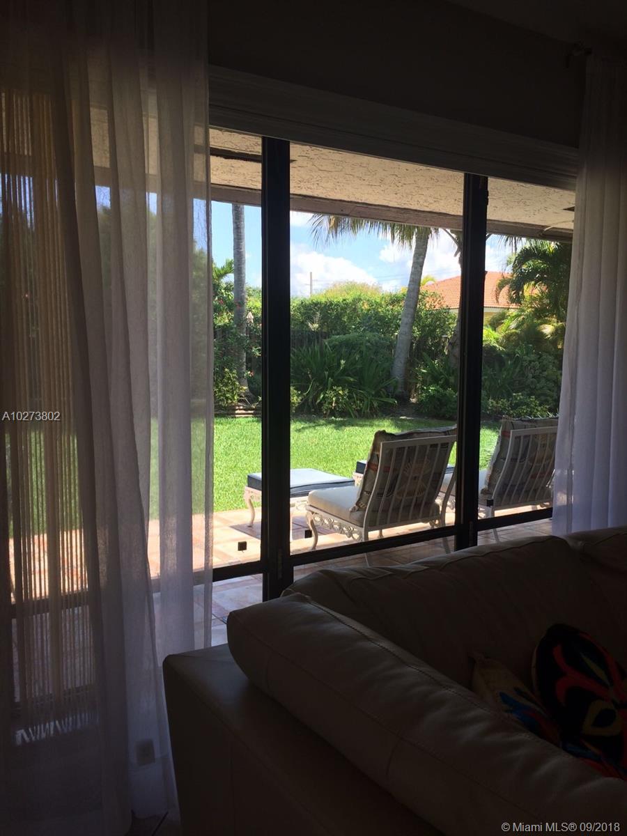 HITCHENS ESTATES PB 113-5 - Residential