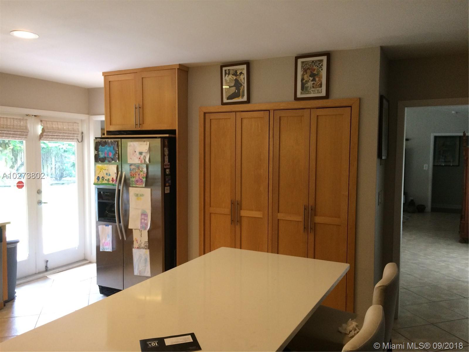 HITCHENS ESTATES PB 113-5 - Residential