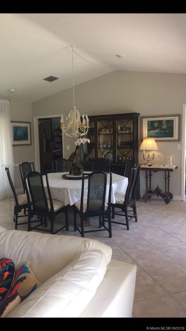 HITCHENS ESTATES PB 113-5 - Residential