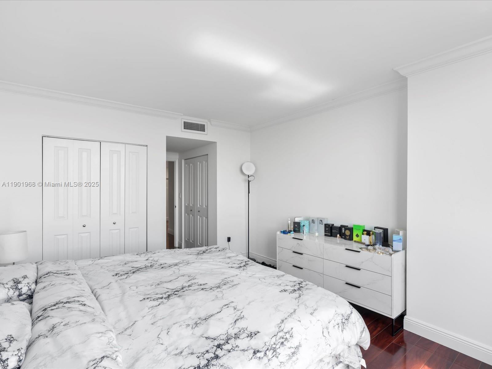 ARLEN HOUSE WEST CONDO - Residential