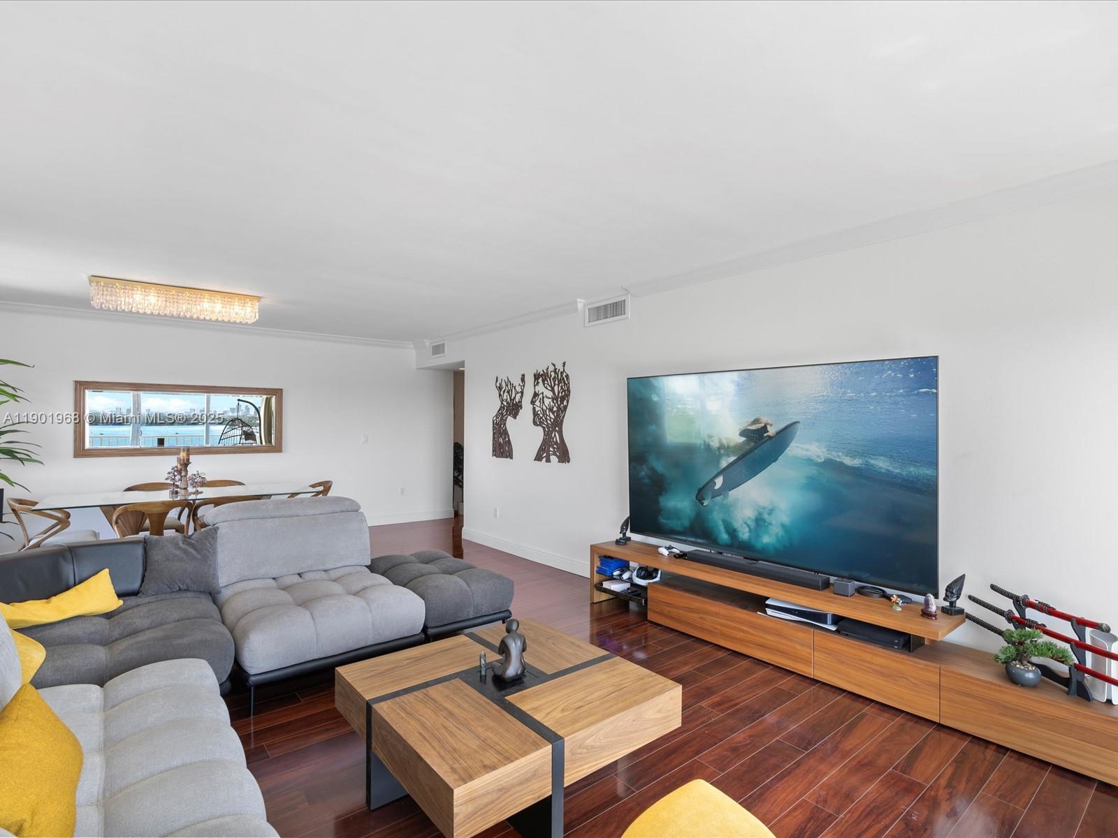 ARLEN HOUSE WEST CONDO - Residential