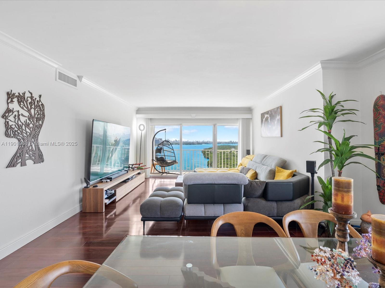 ARLEN HOUSE WEST CONDO - Residential