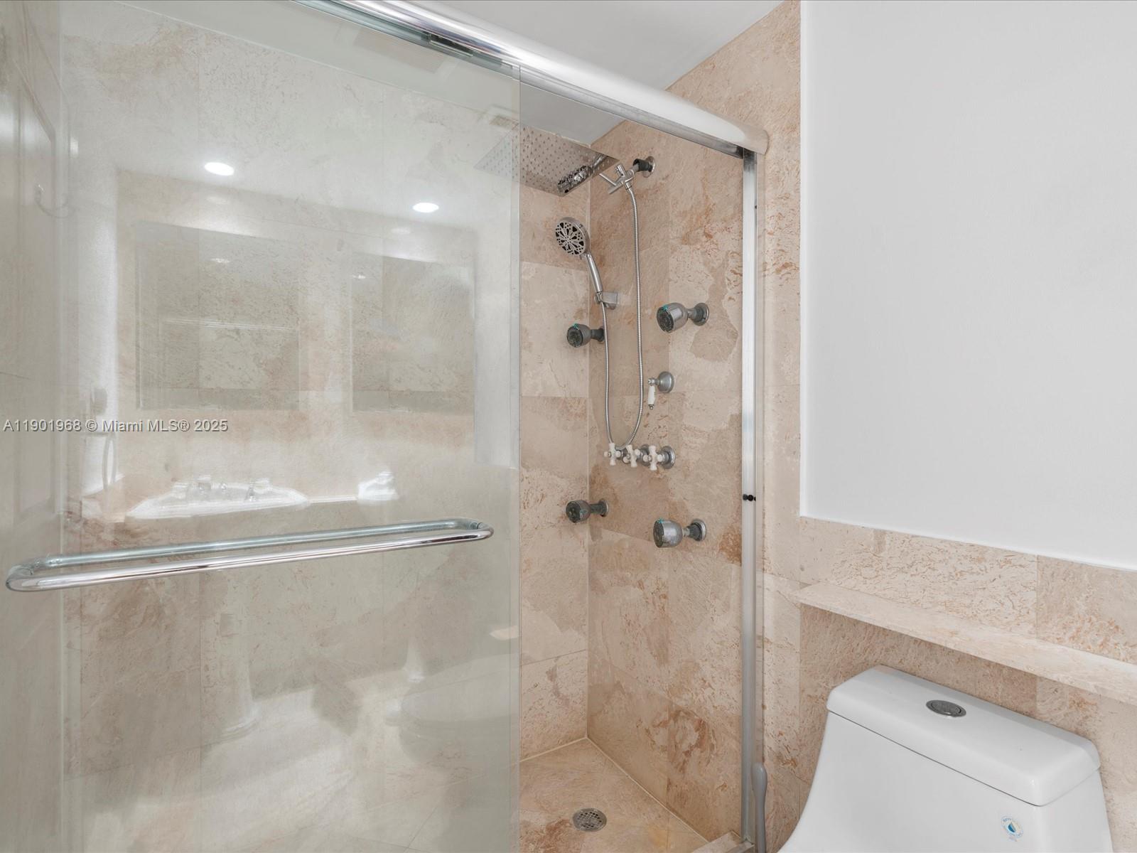 ARLEN HOUSE WEST CONDO - Residential