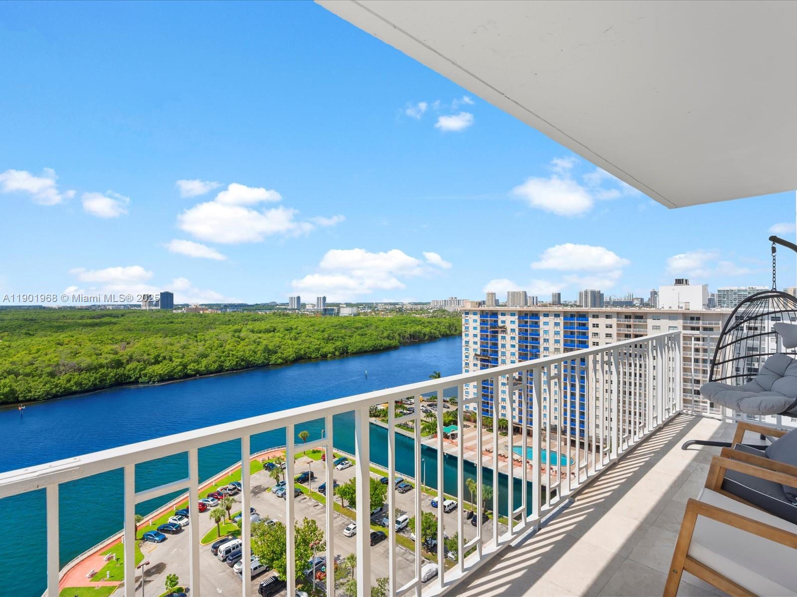 ARLEN HOUSE WEST CONDO - Residential