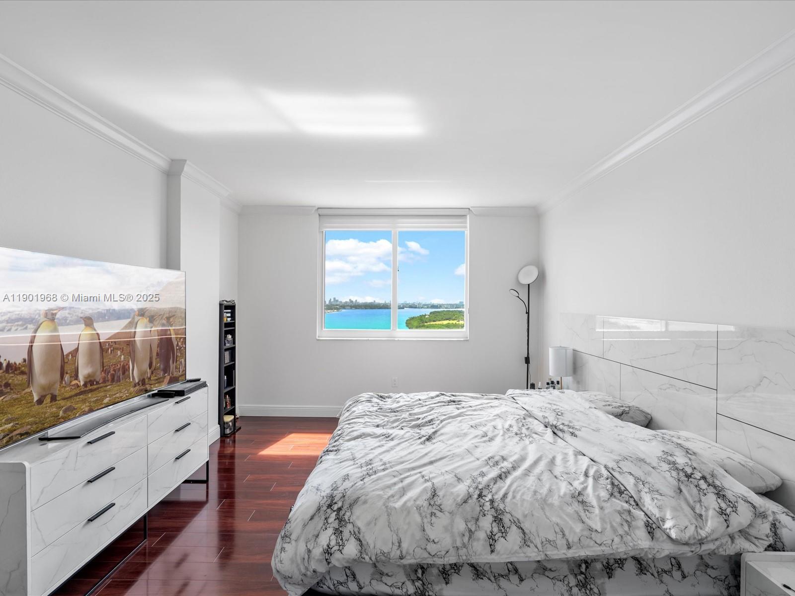 ARLEN HOUSE WEST CONDO - Residential