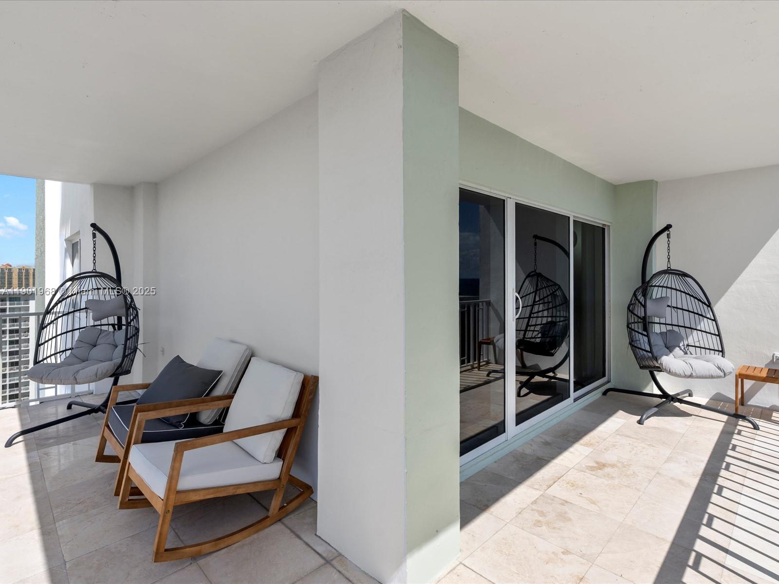 ARLEN HOUSE WEST CONDO - Residential