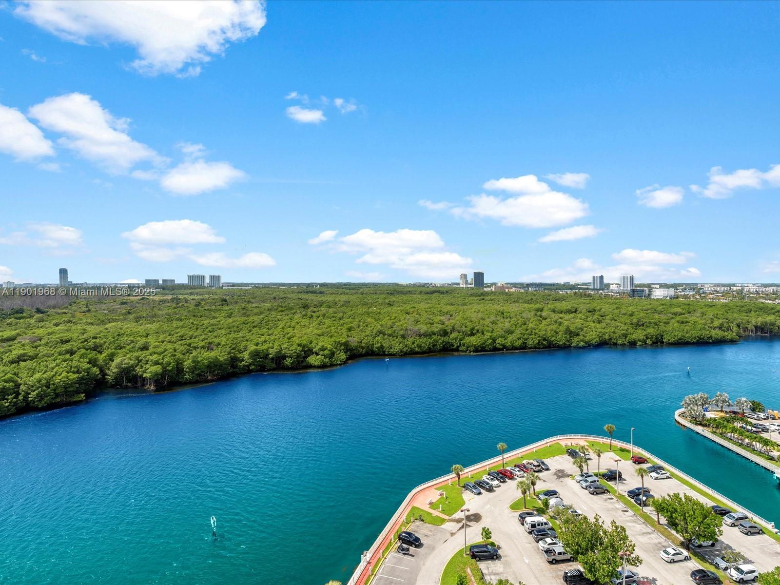 ARLEN HOUSE WEST CONDO - Residential