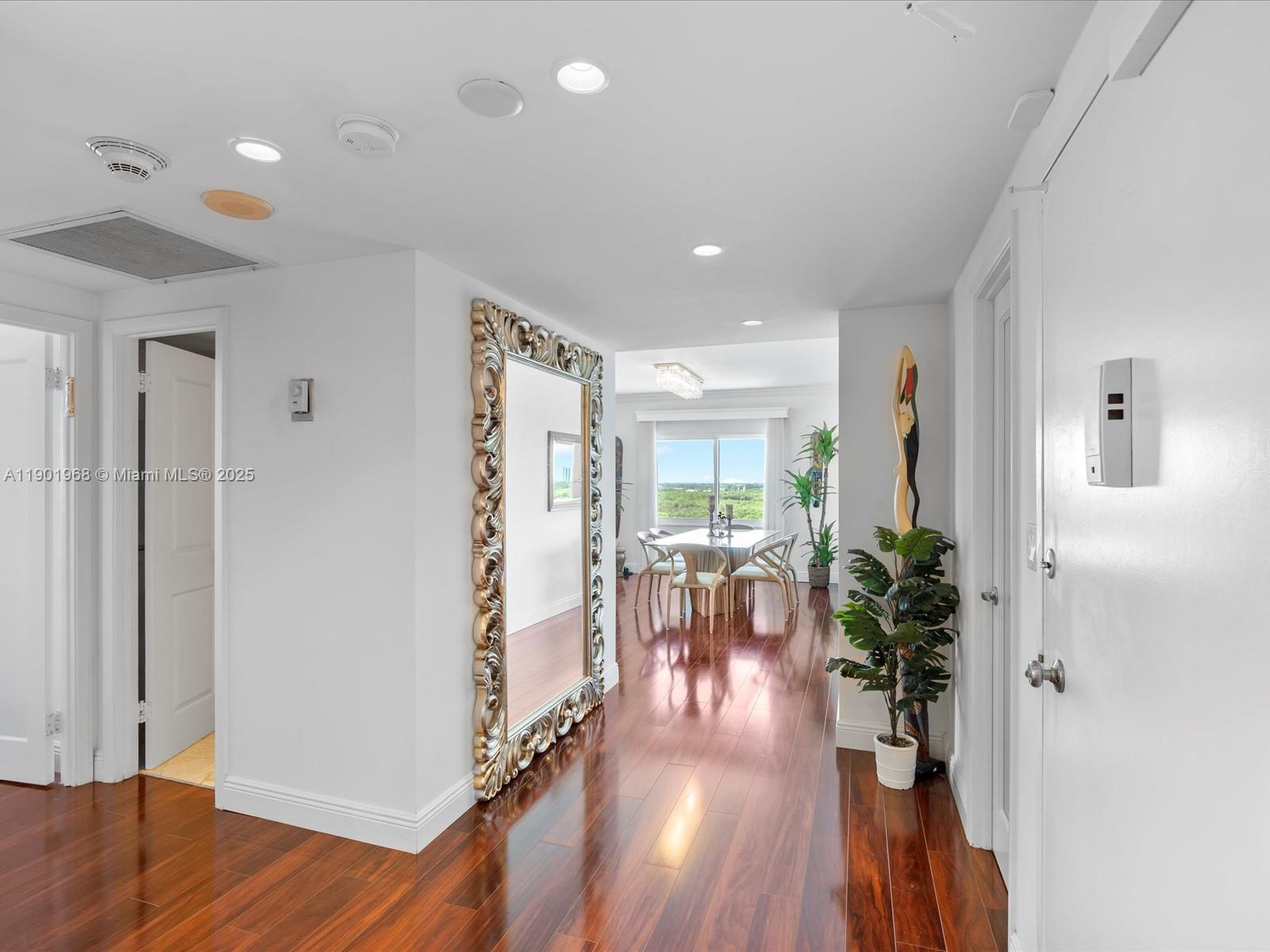 ARLEN HOUSE WEST CONDO - Residential