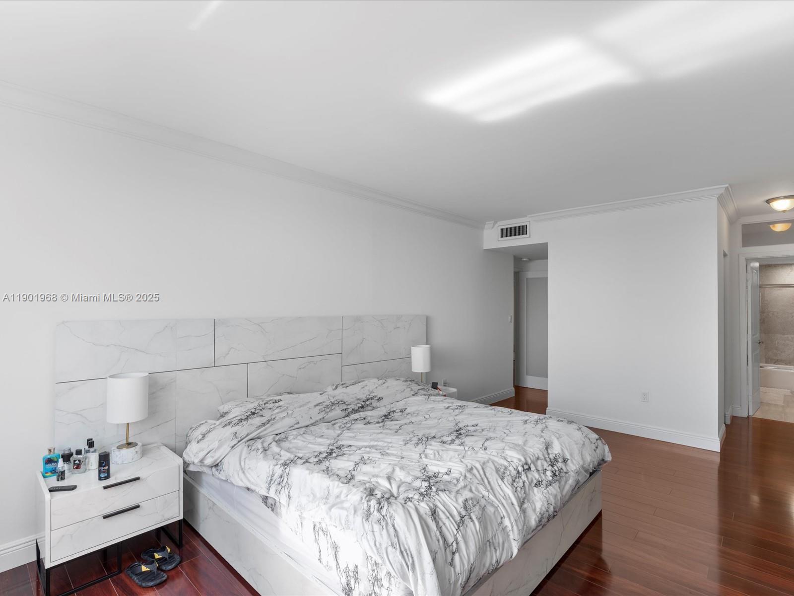 ARLEN HOUSE WEST CONDO - Residential