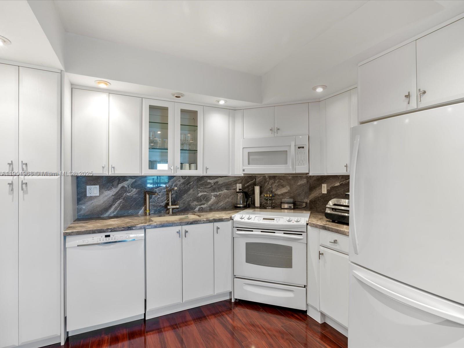ARLEN HOUSE WEST CONDO - Residential