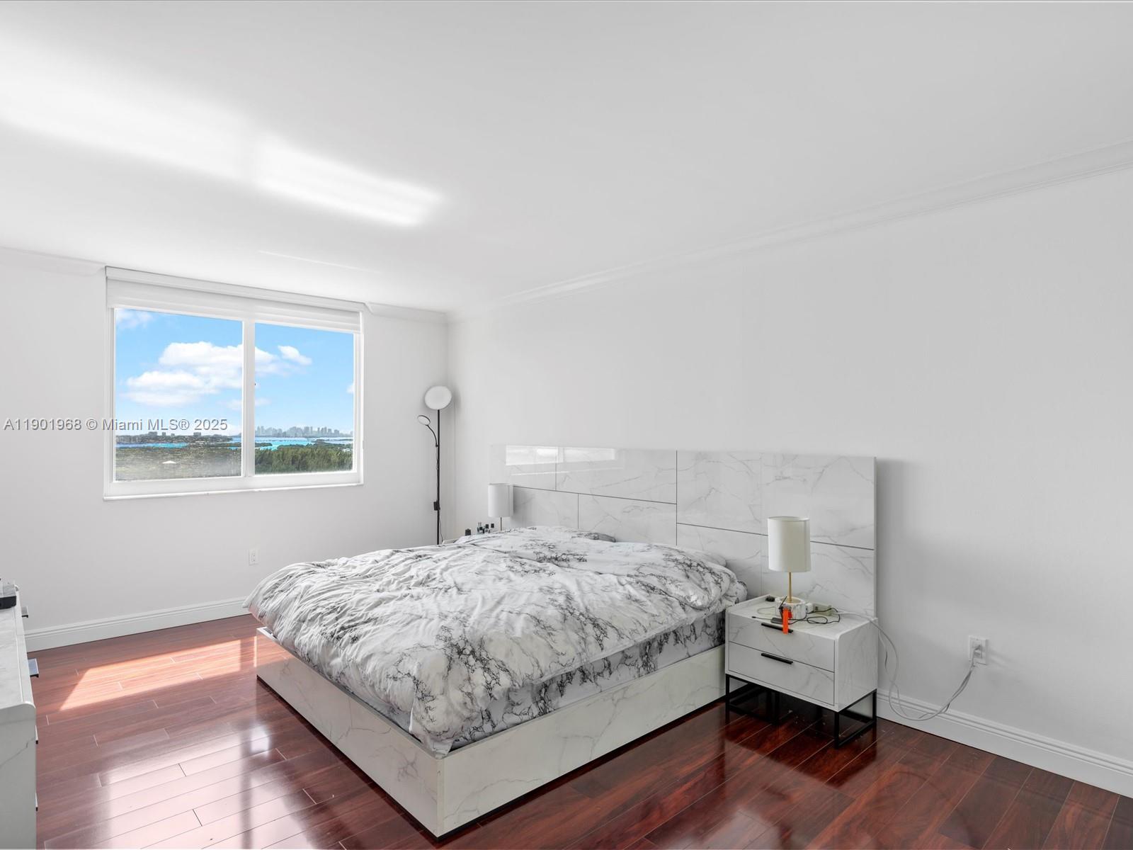 ARLEN HOUSE WEST CONDO - Residential
