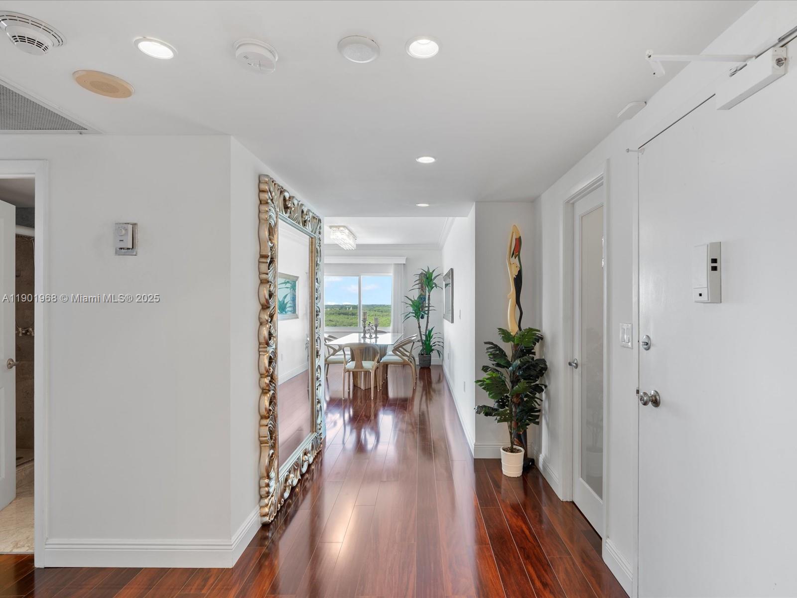 ARLEN HOUSE WEST CONDO - Residential