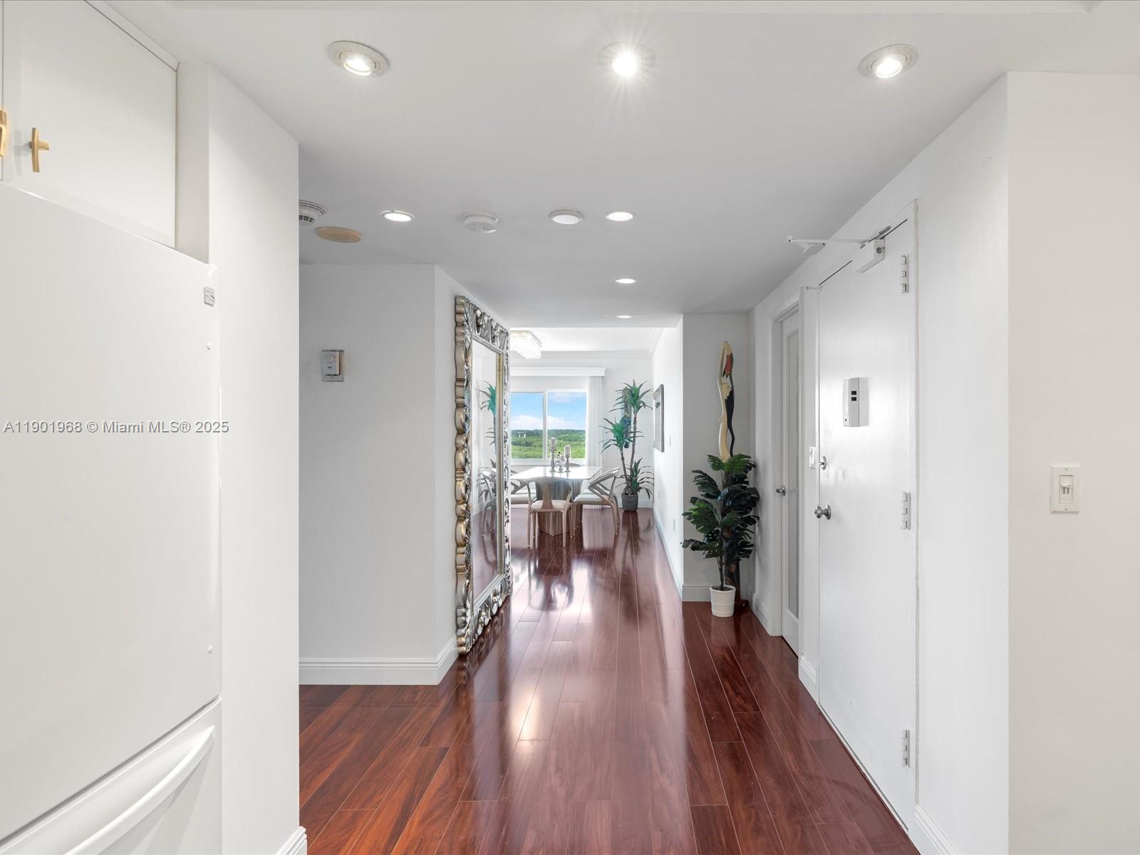 ARLEN HOUSE WEST CONDO - Residential