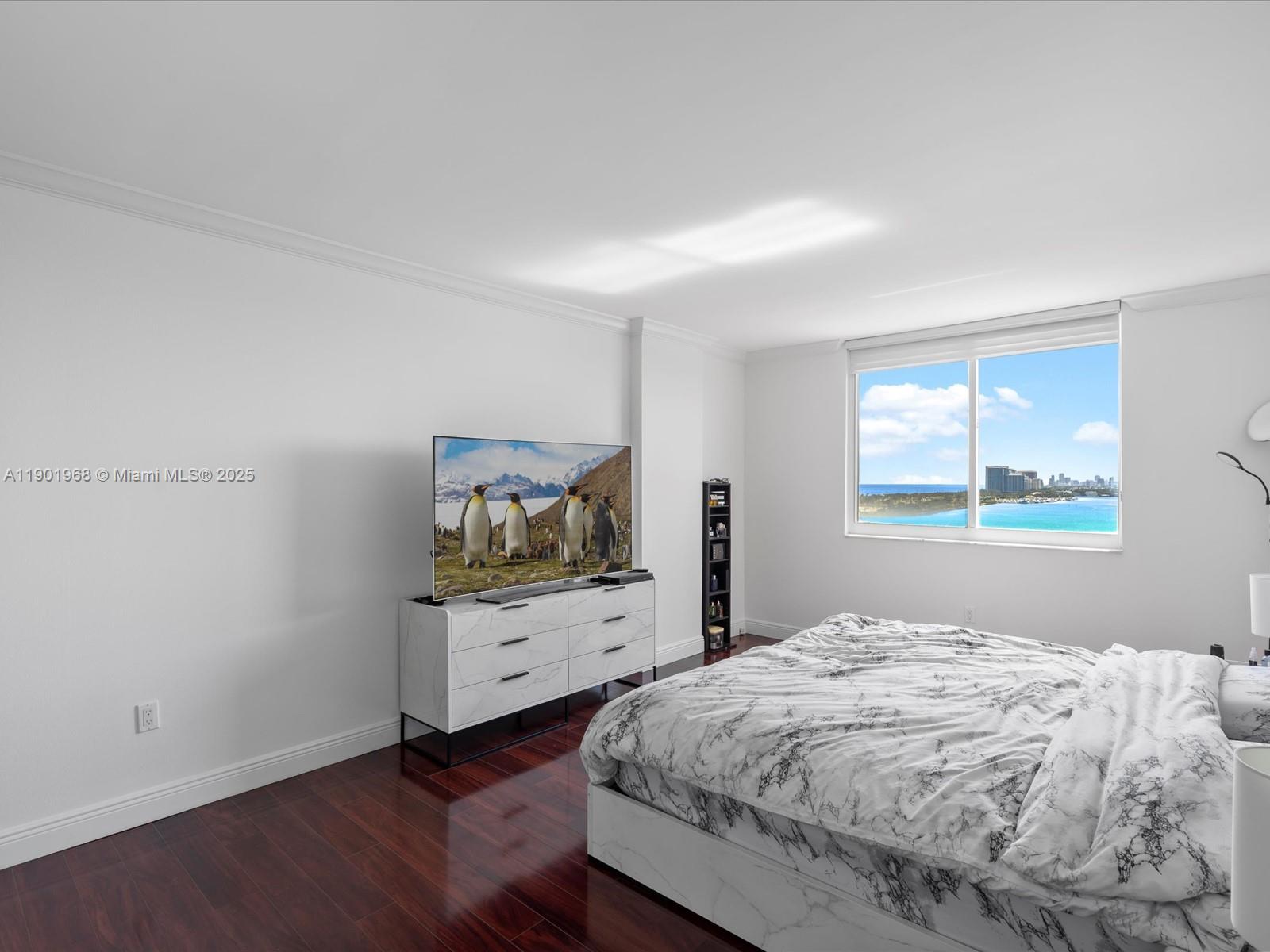 ARLEN HOUSE WEST CONDO - Residential