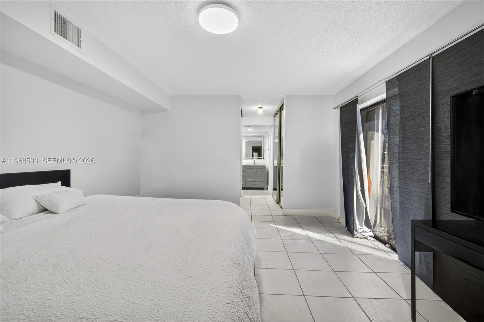 C H E ACRES - Residential