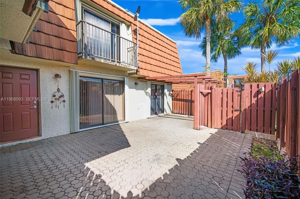 Photo of 1171 SW 118th Ter, Davie, FL 33325 (MLS # A11968593)