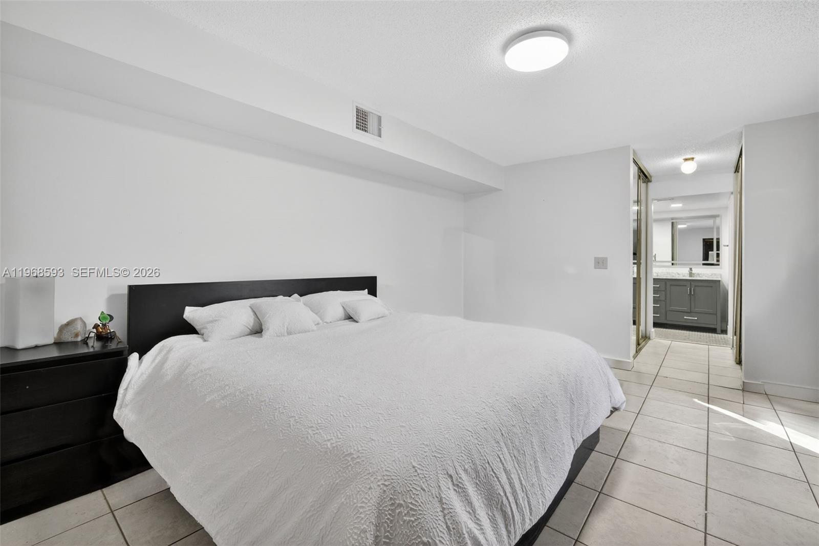 C H E ACRES - Residential