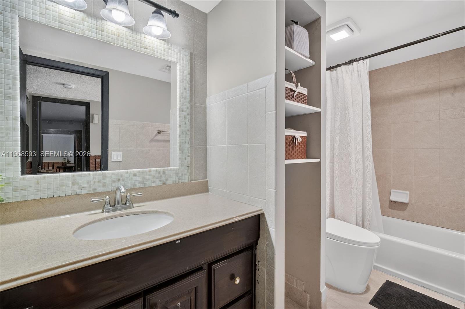 C H E ACRES - Residential