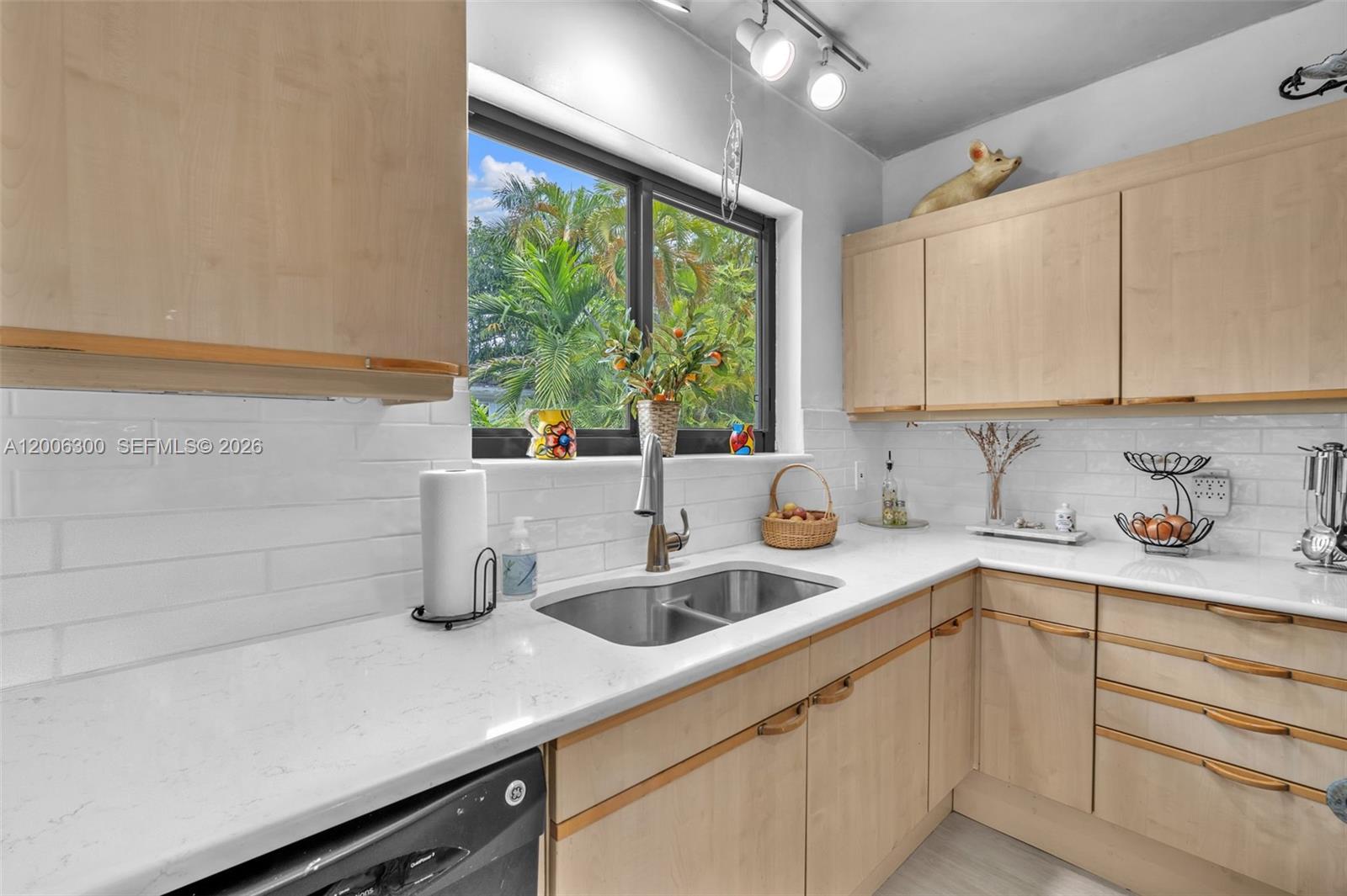NORTH BAY ISLAND - Residential
