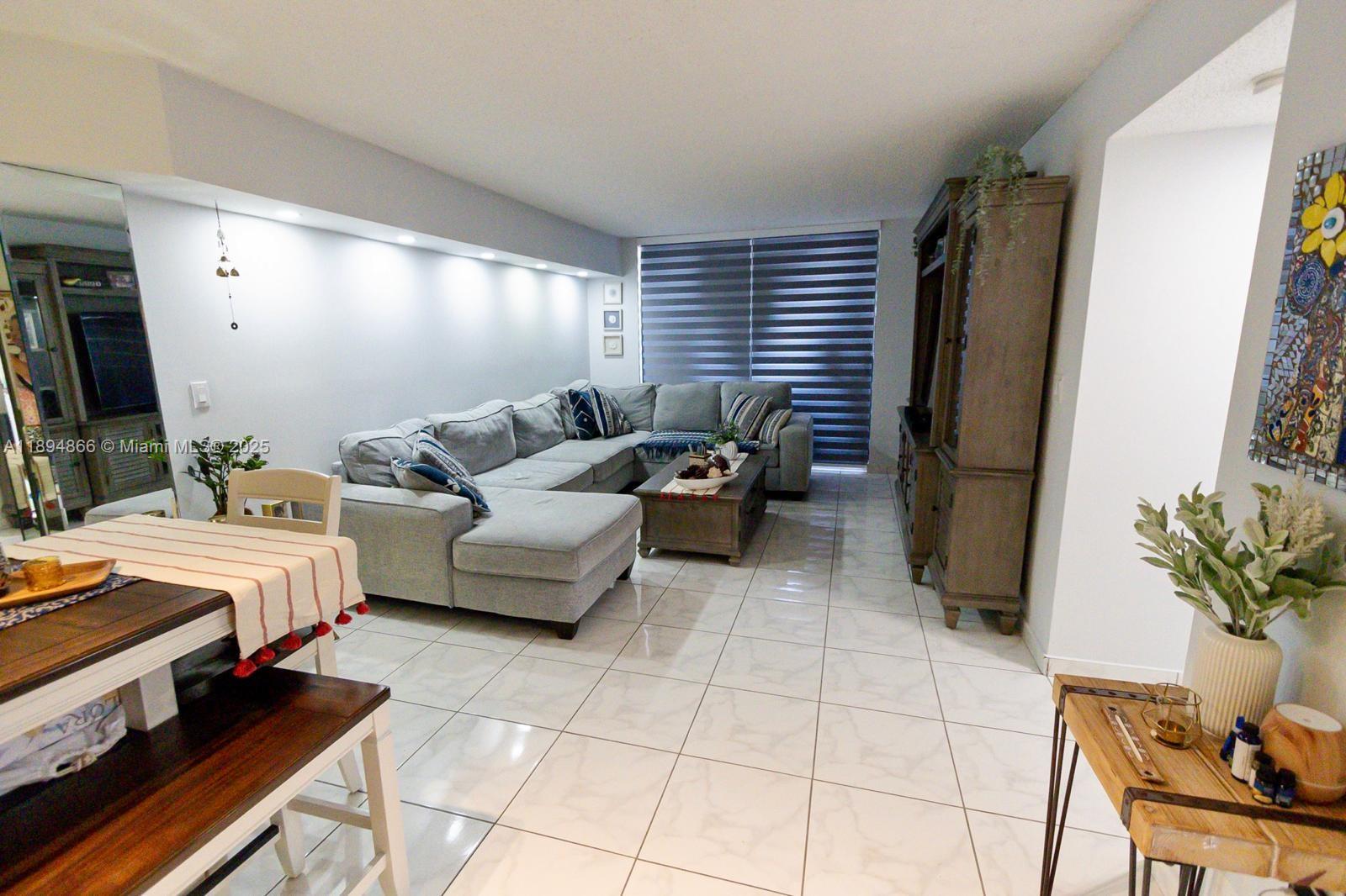 ABBOTT GARDENS CONDO - Residential Lease