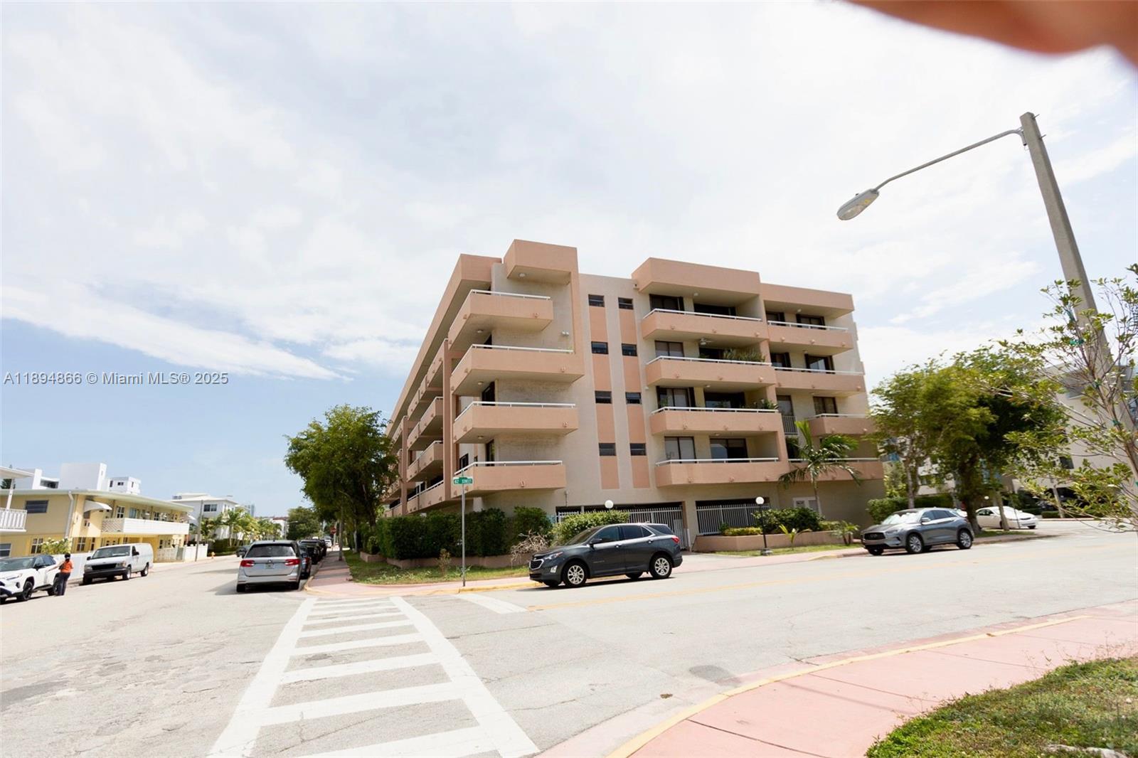 ABBOTT GARDENS CONDO - Residential Lease