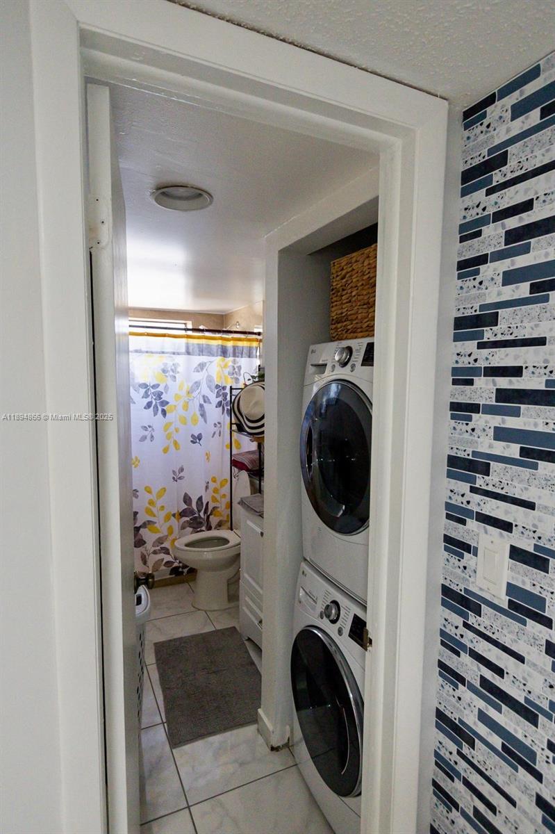 ABBOTT GARDENS CONDO - Residential Lease