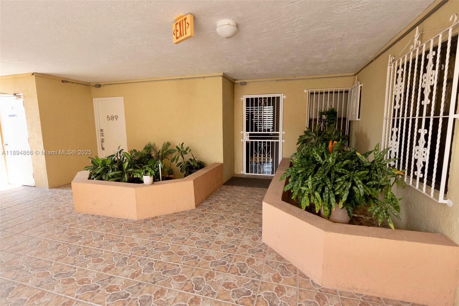 ABBOTT GARDENS CONDO - Residential Lease