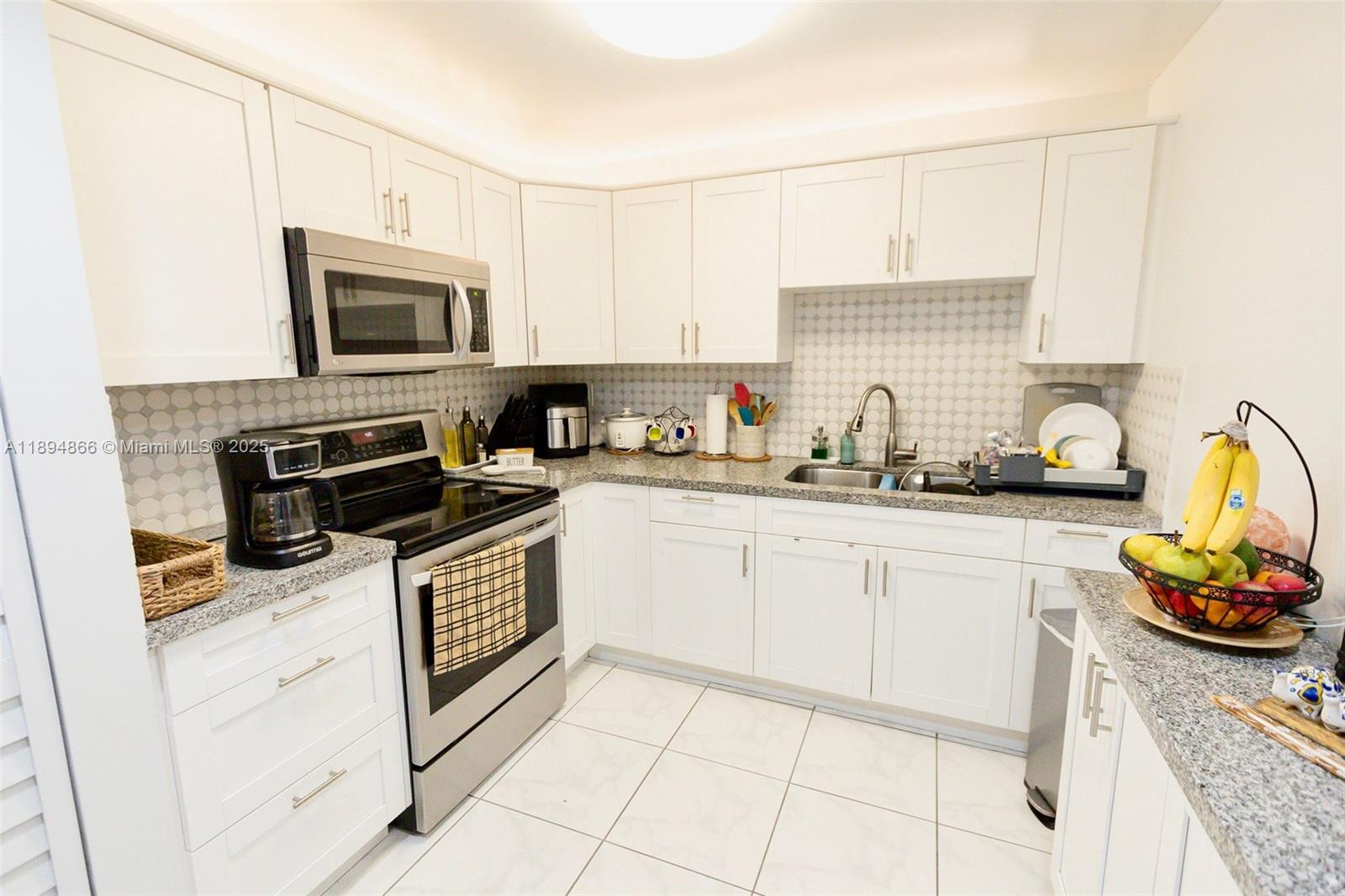 ABBOTT GARDENS CONDO - Residential Lease