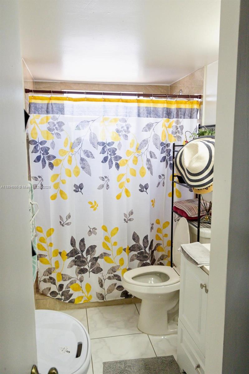 ABBOTT GARDENS CONDO - Residential Lease