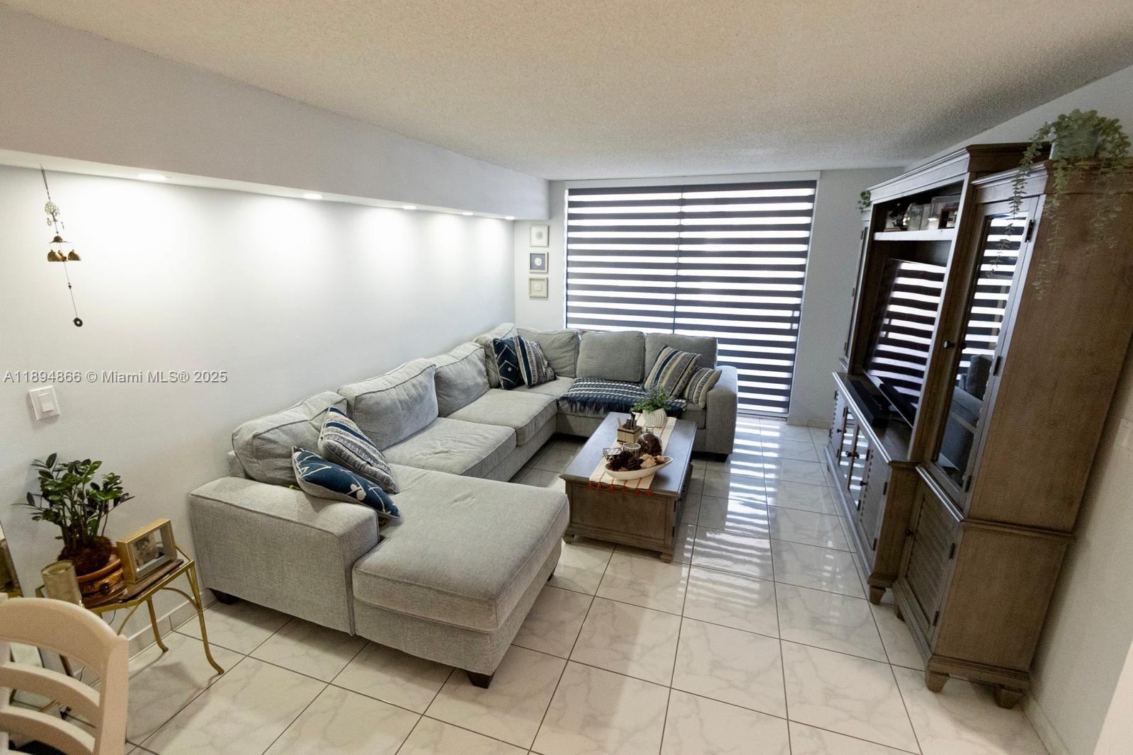 ABBOTT GARDENS CONDO - Residential Lease