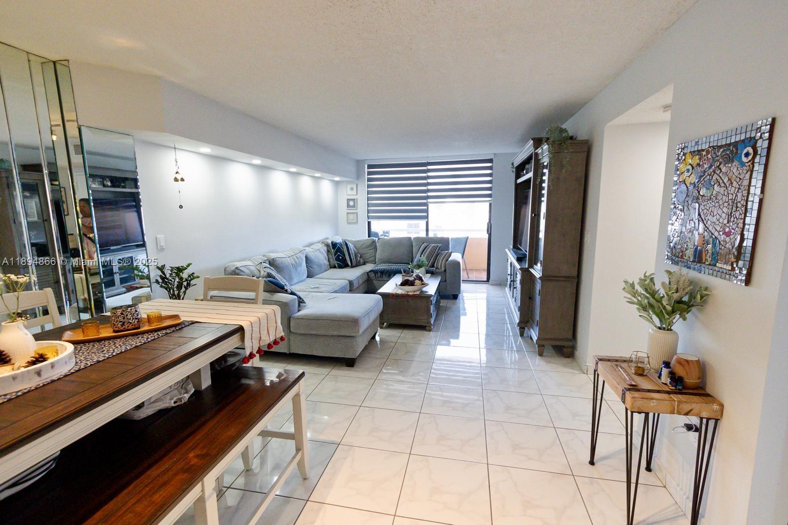 ABBOTT GARDENS CONDO - Residential Lease