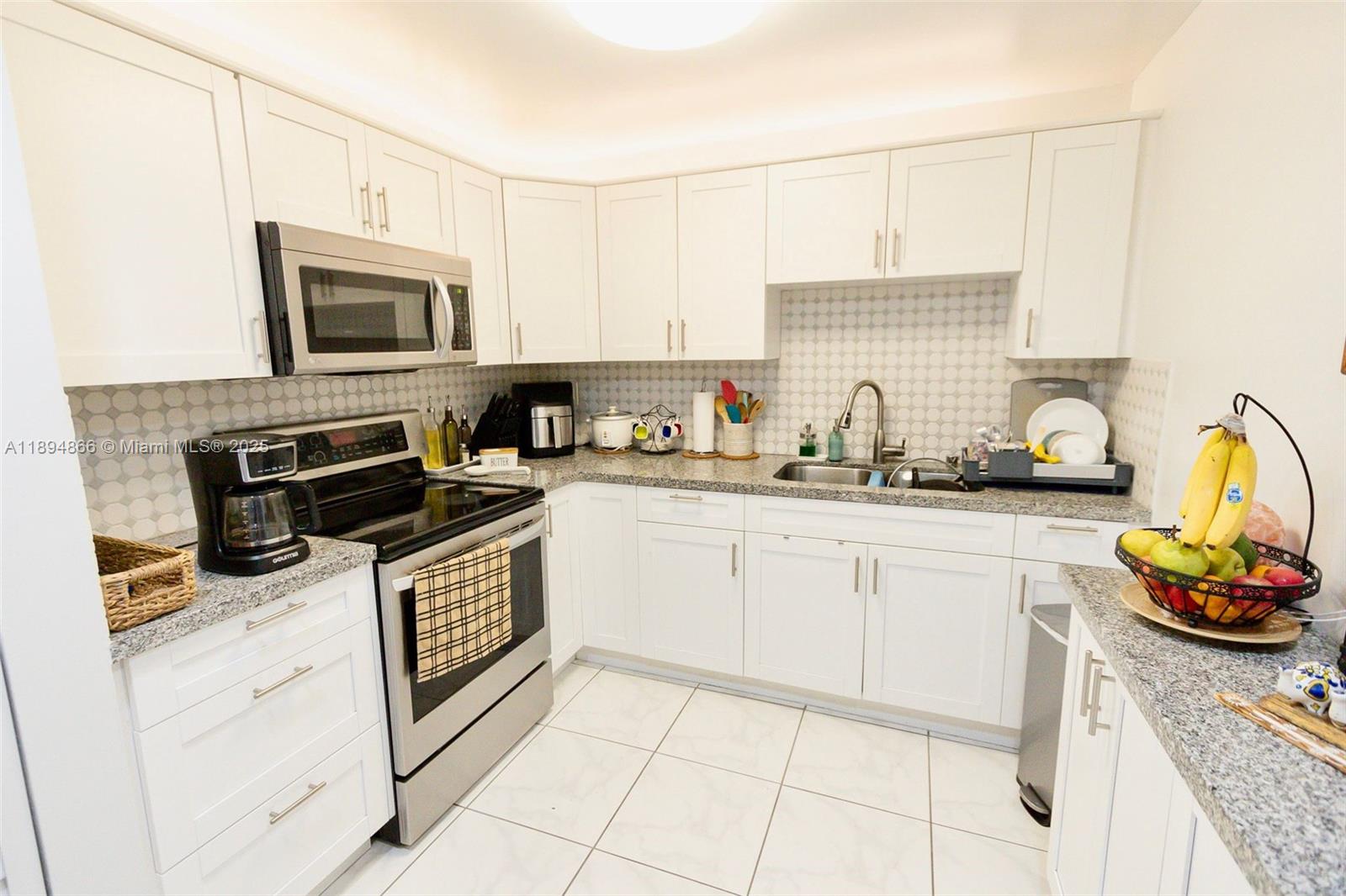 ABBOTT GARDENS CONDO - Residential Lease