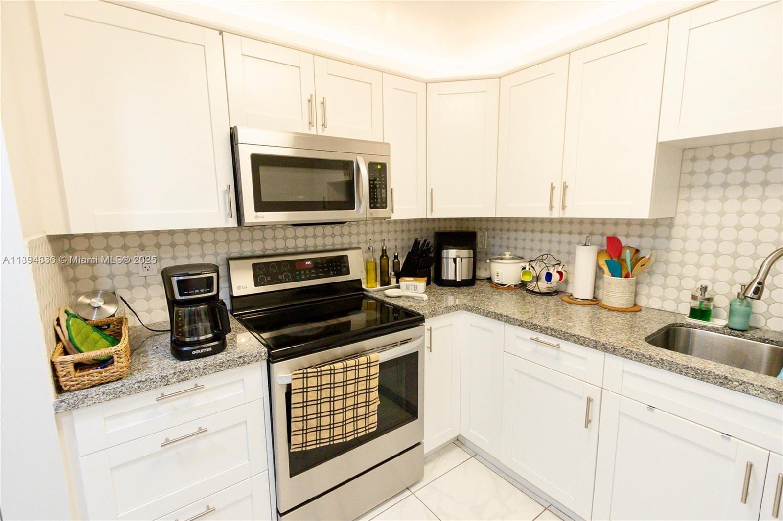 ABBOTT GARDENS CONDO - Residential Lease