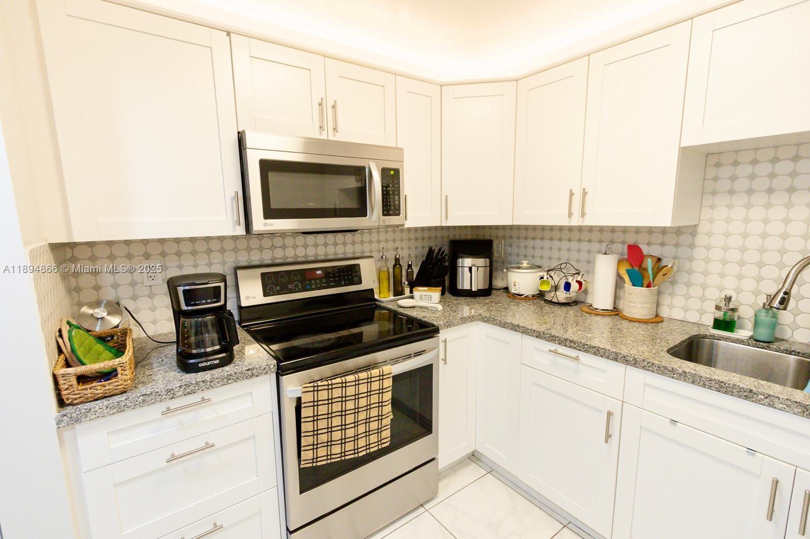 ABBOTT GARDENS CONDO - Residential Lease