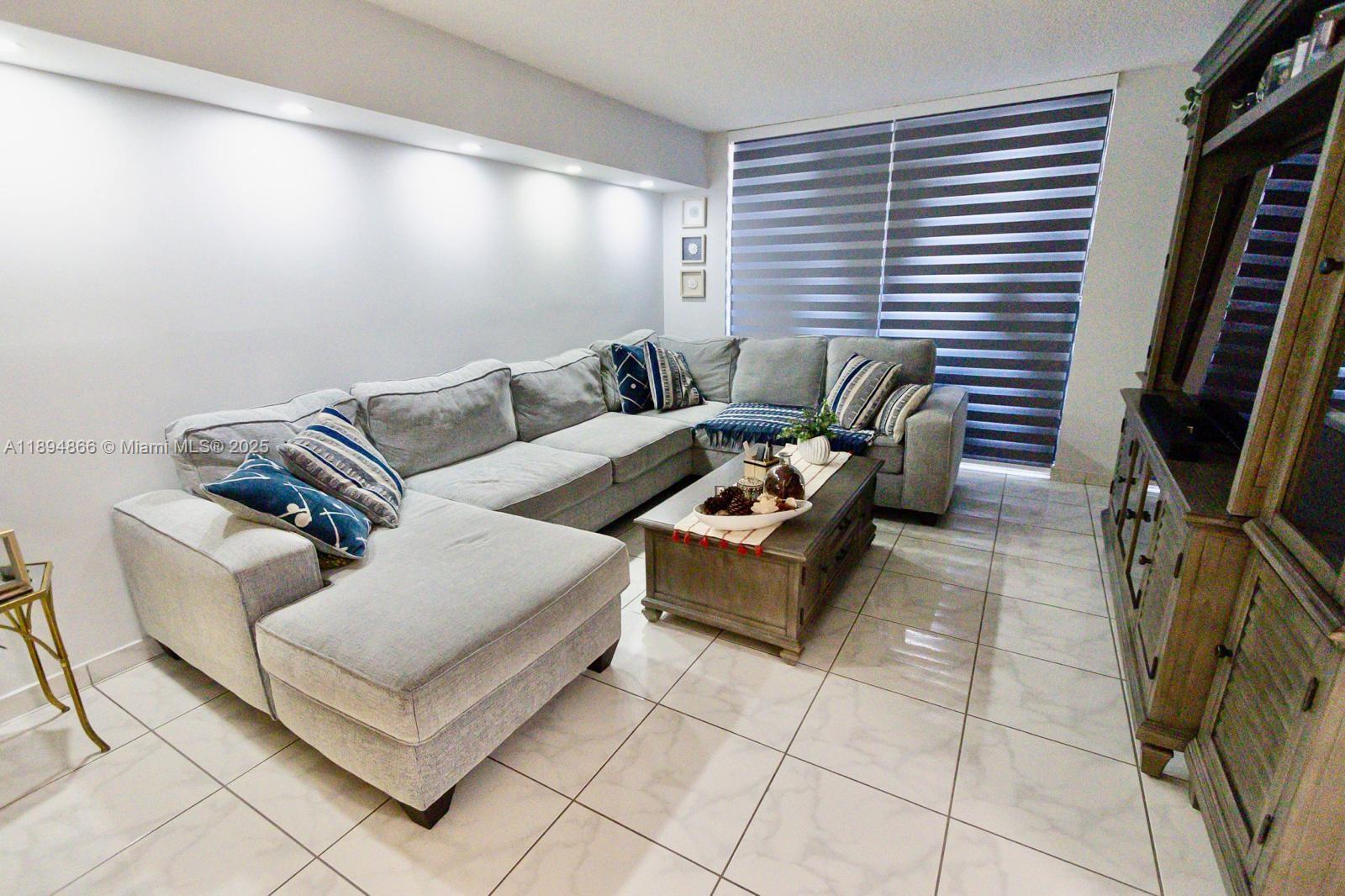 ABBOTT GARDENS CONDO - Residential Lease