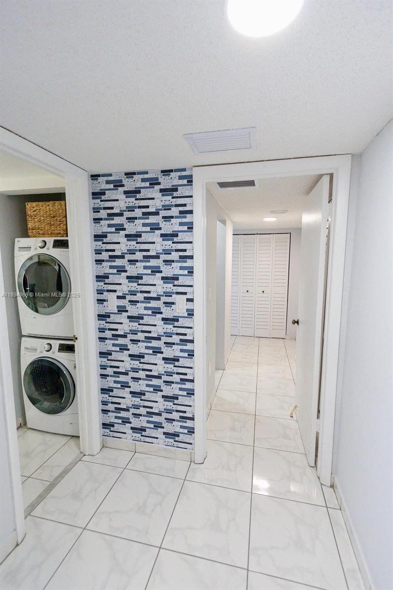 ABBOTT GARDENS CONDO - Residential Lease