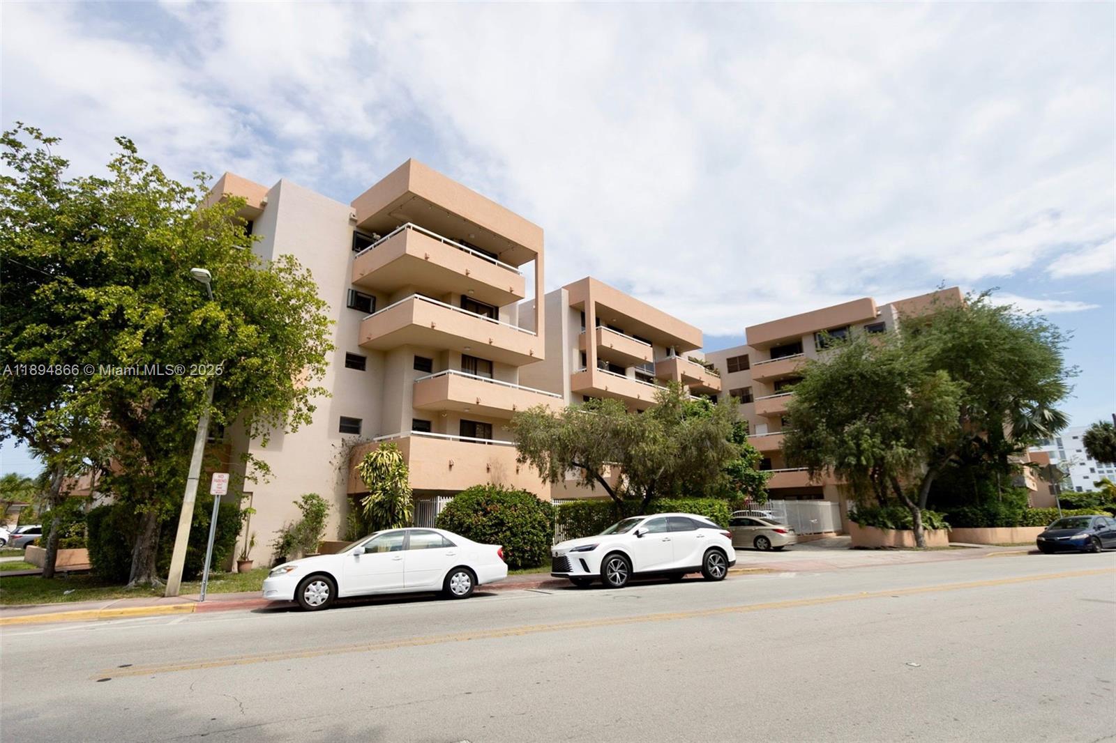 ABBOTT GARDENS CONDO - Residential Lease