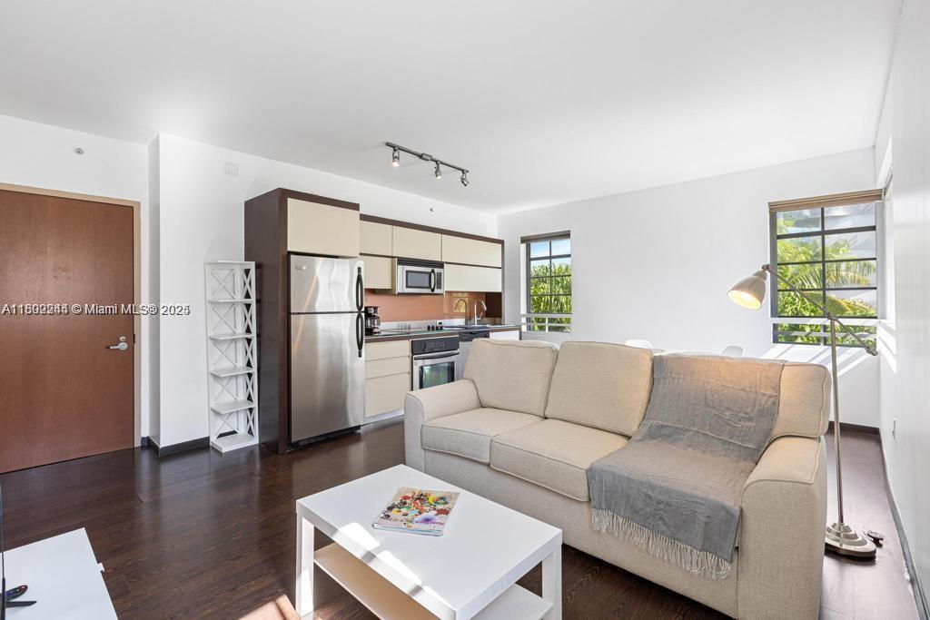 Rental Property at 435 21st St 308, Miami Beach, Miami-Dade County, Florida - Bedrooms: 1 
Bathrooms: 1  - $2,900 MO.