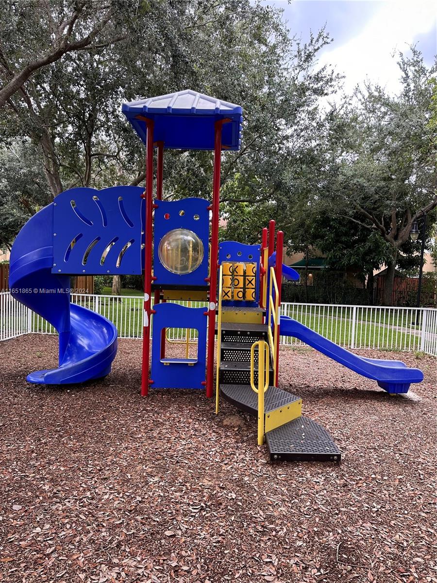 BELLAGIO AT VIZCAYA - Residential